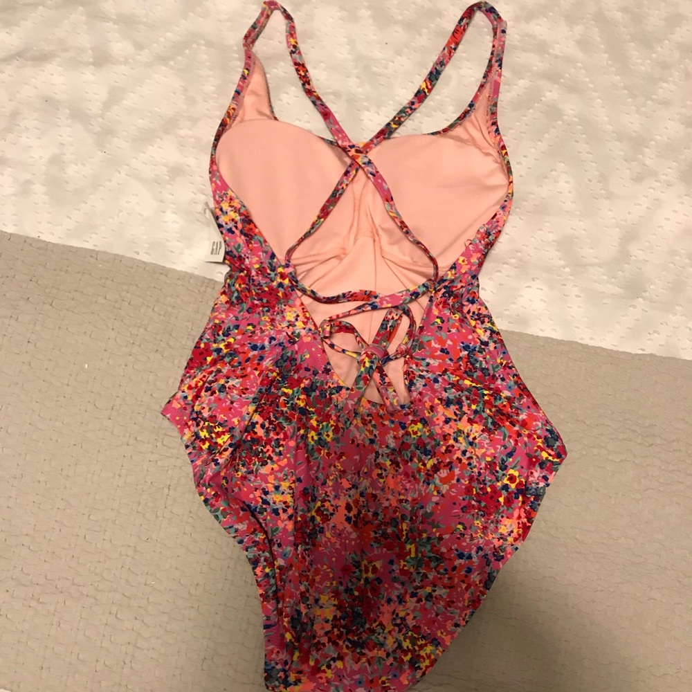 💰FURTHER REDUCED💰BNWT pink floral bathing suit!